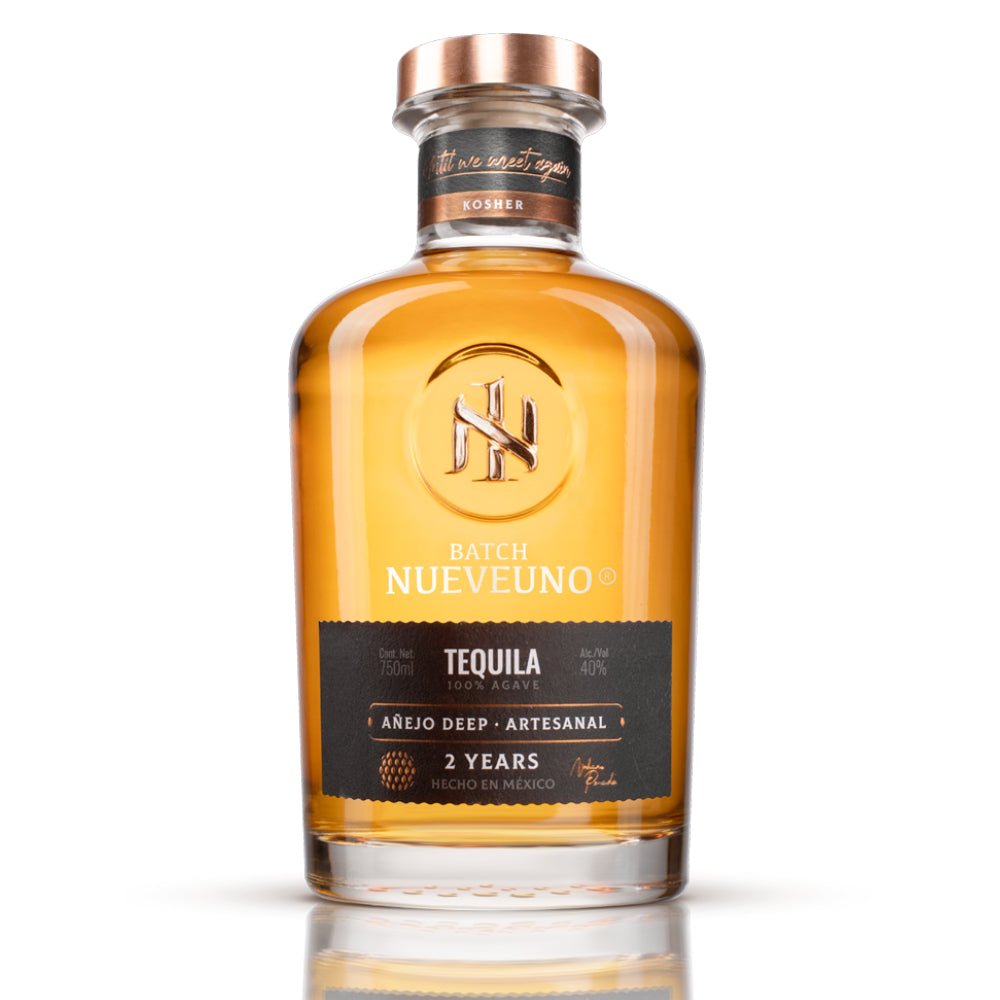 Nueveuno Anejo Organic bottle