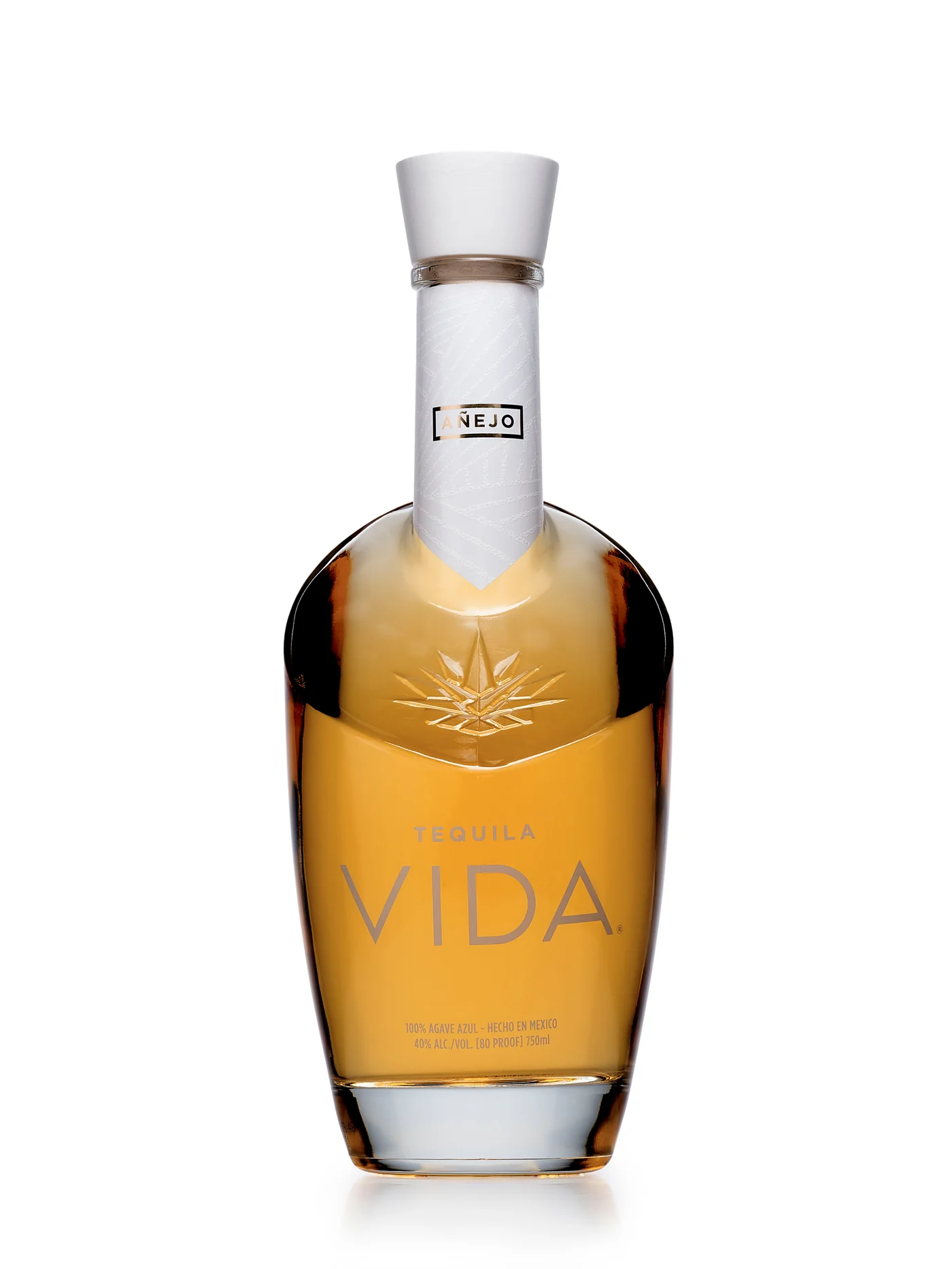 Una Vida Anejo Tequila bottle